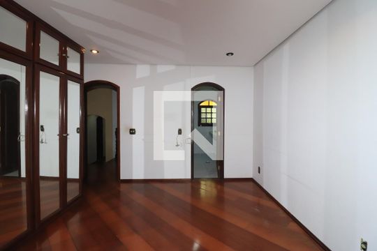 Quarto Suíte de casa à venda com 3 quartos, 300m² em Vila Fernandes, São Paulo