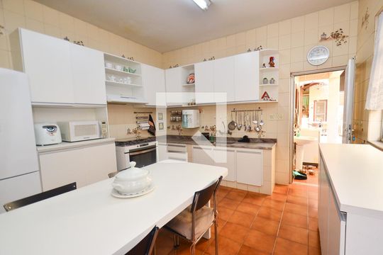 Cozinha de casa à venda com 4 quartos, 264m² em Cidade Nova, Belo Horizonte