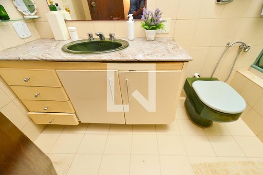 Banheiro suite de casa à venda com 4 quartos, 264m² em Cidade Nova, Belo Horizonte