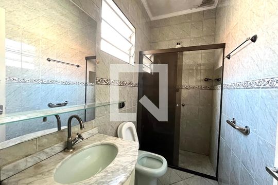 Banheiro  de casa à venda com 3 quartos, 114m² em Bosque da Saúde, São Paulo