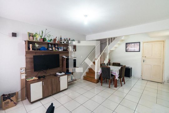 Casa para alugar com 2 quartos, 170m² em Jardim Oriental, São Paulo