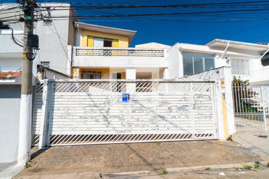 Fachada de casa para alugar com 2 quartos, 170m² em Jardim Oriental, São Paulo