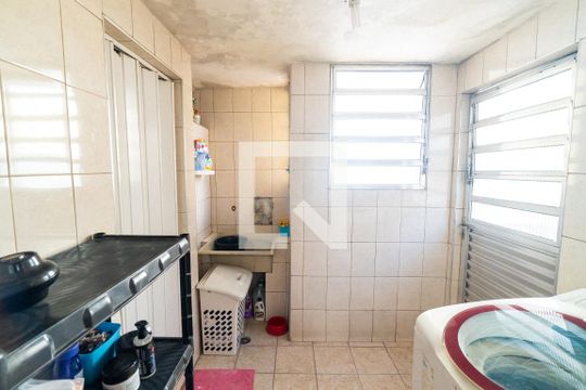 Área de Serviço de casa para alugar com 2 quartos, 170m² em Jardim Oriental, São Paulo