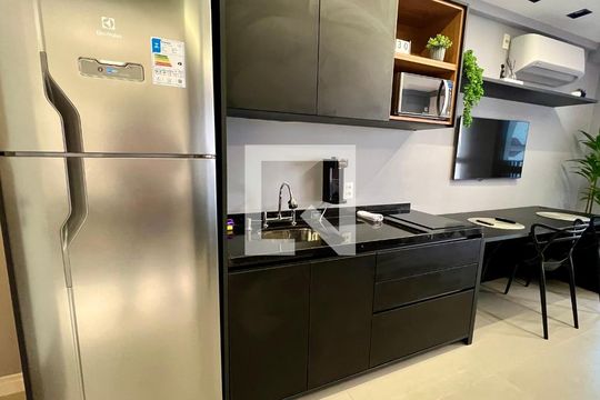 Cozinha de kitnet/studio para alugar com 1 quarto, 26m² em Sumarezinho, São Paulo