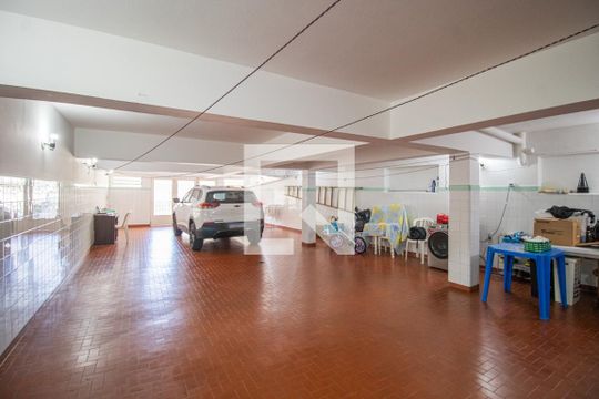 Garagem de casa à venda com 3 quartos, 200m² em Vila Guilherme, São Paulo