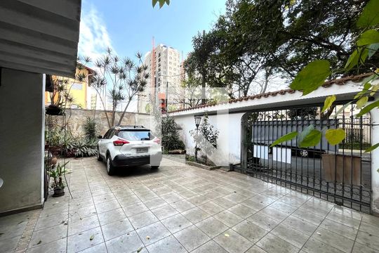 Garagem de casa para alugar com 5 quartos, 465m² em Parque Jabaquara, São Paulo