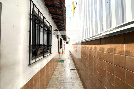 Área externa de casa para alugar com 5 quartos, 465m² em Parque Jabaquara, São Paulo