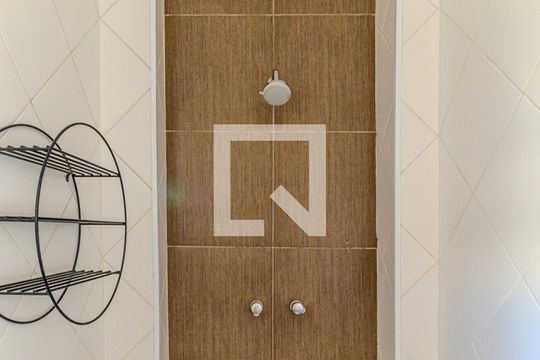 Banheiro de apartamento para alugar com 1 quarto, 50m² em Santa Cecilia, São Paulo