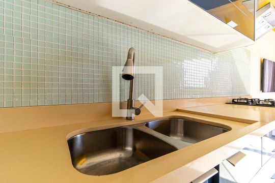 Cozinha de apartamento para alugar com 1 quarto, 50m² em Santa Cecilia, São Paulo