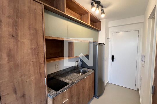 Cozinha de kitnet/studio à venda com 1 quarto, 26m² em Pinheiros, São Paulo