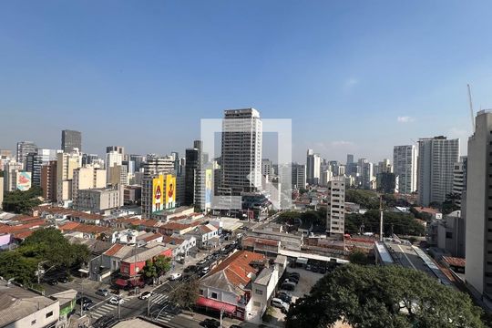 Sacada de kitnet/studio à venda com 1 quarto, 26m² em Pinheiros, São Paulo