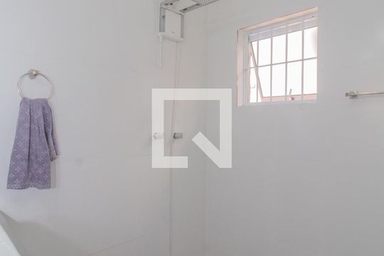 Banheiro Quarto 1 de casa à venda com 4 quartos, 240m² em Chácara Mafalda, São Paulo
