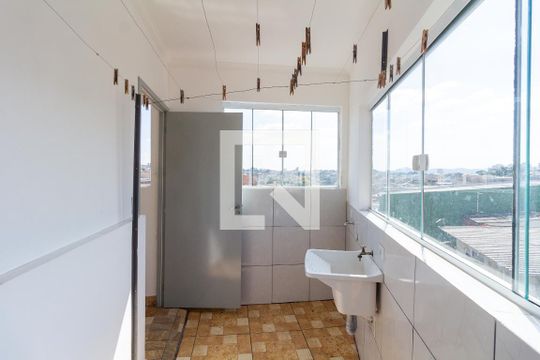 Área de Serviço de casa para alugar com 2 quartos, 90m² em Cipava, Osasco