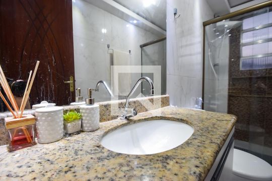 Banheiro de apartamento à venda com 2 quartos, 58m² em Engenho Novo, Rio de Janeiro
