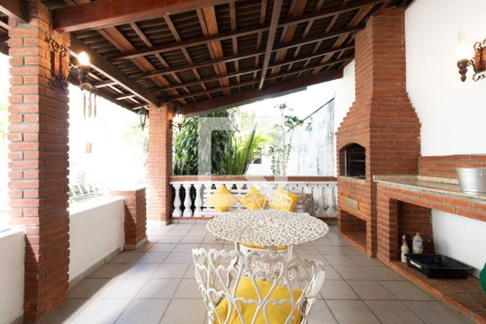 Churrasqueira de casa à venda com 3 quartos, 420m² em Vila Prudente, São Paulo