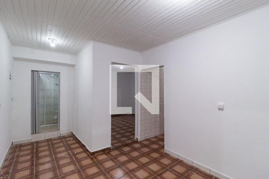Casa para alugar com 1 quarto, 45m² em Km 18, Osasco