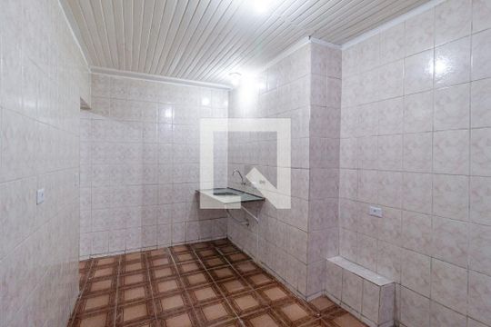 v de casa para alugar com 1 quarto, 45m² em Km 18, Osasco