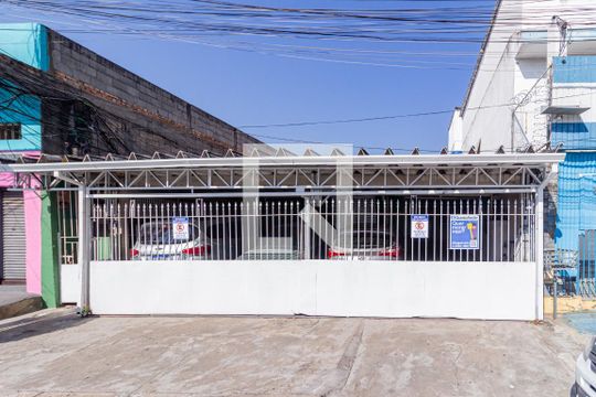 Fachadda de casa para alugar com 1 quarto, 45m² em Km 18, Osasco