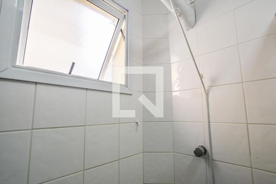 Banheiro da Suíte de apartamento para alugar com 3 quartos, 75m² em Vila Valparaíso, Santo André