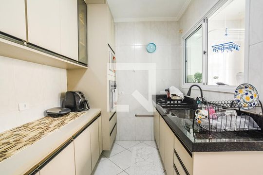 Cozinha de apartamento para alugar com 3 quartos, 75m² em Vila Valparaíso, Santo André