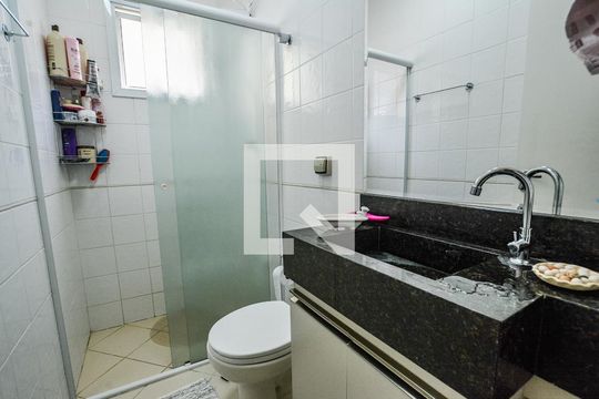 Banheiro da Suíte de apartamento para alugar com 3 quartos, 75m² em Vila Valparaíso, Santo André