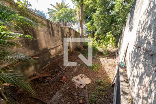 Quintal de casa à venda com 3 quartos, 205m² em Tucuruvi, São Paulo