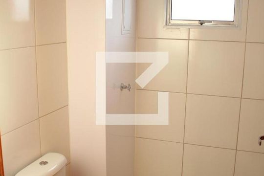 Banheiro de apartamento para alugar com 2 quartos, 47m² em Milionários, Belo Horizonte