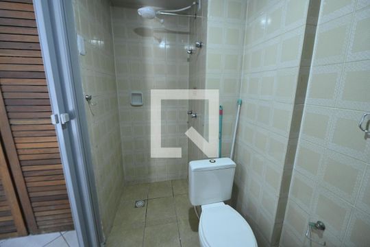 Banheiro de kitnet/studio à venda com 1 quarto, 23m² em Setor Central, Goiânia
