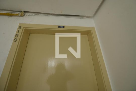 Entrada de kitnet/studio à venda com 1 quarto, 23m² em Setor Central, Goiânia