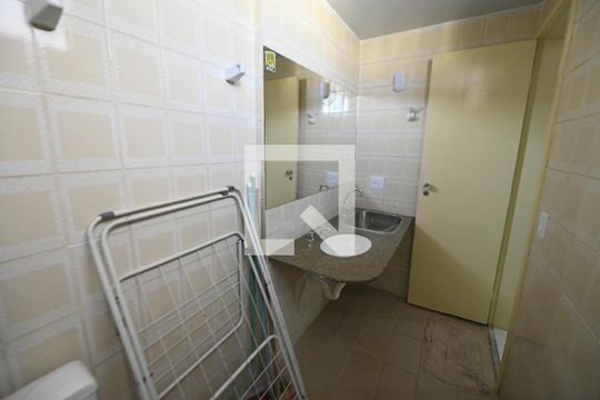 Banheiro de kitnet/studio à venda com 1 quarto, 23m² em Setor Central, Goiânia