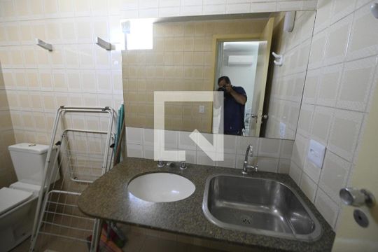 Banheiro de kitnet/studio à venda com 1 quarto, 23m² em Setor Central, Goiânia