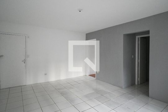 Sala de apartamento para alugar com 1 quarto, 60m² em Jardim Patente Novo, São Paulo