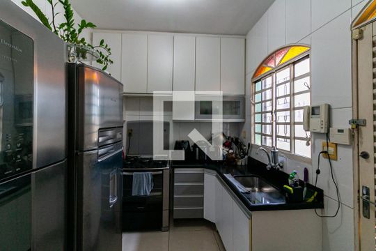 Cozinha de casa à venda com 3 quartos, 360m² em Vila Magnesita, Belo Horizonte