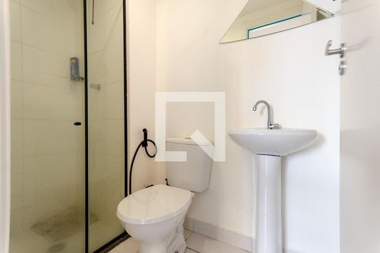 Banheiro de kitnet/studio à venda com 2 quartos, 32m² em Piqueri, São Paulo