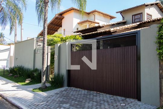 FACHADA de casa de condomínio para alugar com 3 quartos, 293m² em Loteamento Caminhos de San Conrado (sousas), Campinas