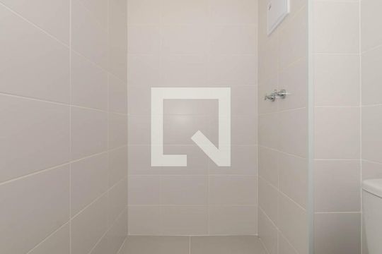 Banheiro de kitnet/studio à venda com 1 quarto, 28m² em Vila Gumercindo, São Paulo