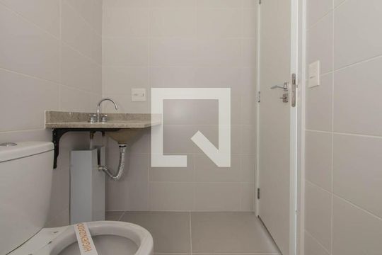 Banheiro de kitnet/studio à venda com 1 quarto, 28m² em Vila Gumercindo, São Paulo