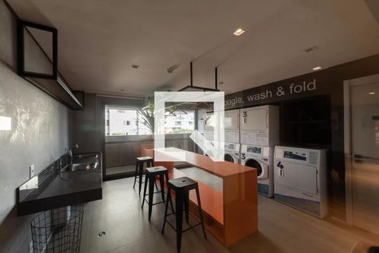 Lavanderia de kitnet/studio para alugar com 1 quarto, 28m² em Vila Gumercindo, São Paulo