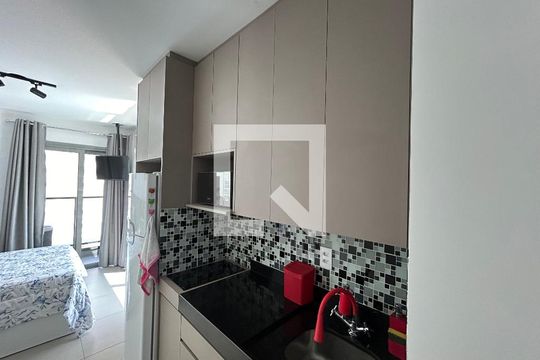 Cozinha de apartamento à venda com 1 quarto, 31m² em Pompeia, São Paulo