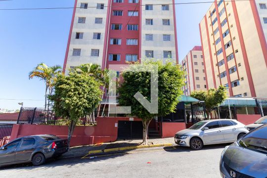 Fachada de apartamento à venda com 2 quartos, 55m² em Itaquera, São Paulo