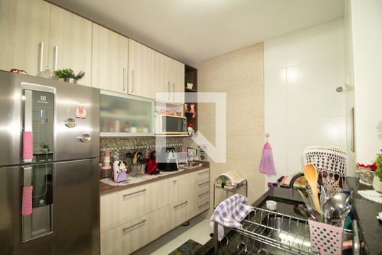Cozinha  de casa de condomínio para alugar com 2 quartos, 70m² em Horto Florestal, São Paulo