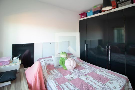 Quarto suite 2 de casa de condomínio para alugar com 2 quartos, 70m² em Horto Florestal, São Paulo