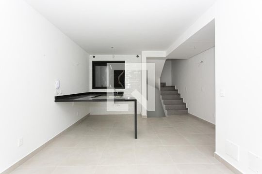 Sala de casa de condomínio para alugar com 2 quartos, 123m² em Vila Mariana, São Paulo