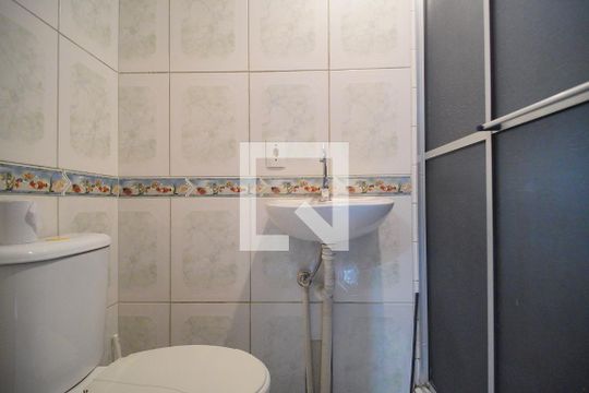 Banheiro de apartamento à venda com 2 quartos, 38m² em Canudos, Novo Hamburgo