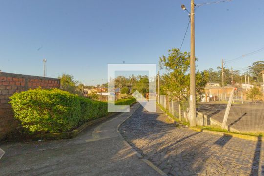 Vista da Rua de apartamento para alugar com 2 quartos, 43m² em Olaria, Canoas