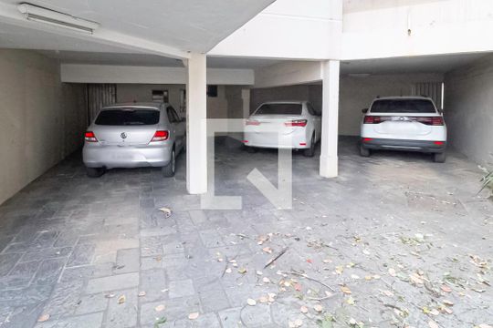 Garagem de casa à venda com 6 quartos, 1000m² em Bandeirantes (pampulha), Belo Horizonte