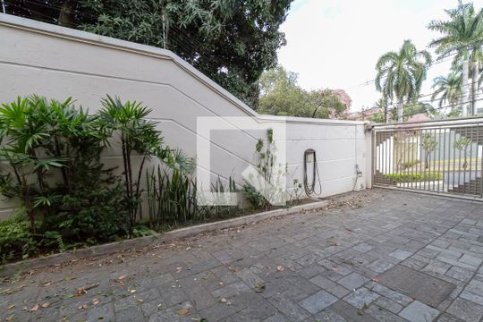 Garagem de casa à venda com 6 quartos, 1000m² em Bandeirantes (pampulha), Belo Horizonte