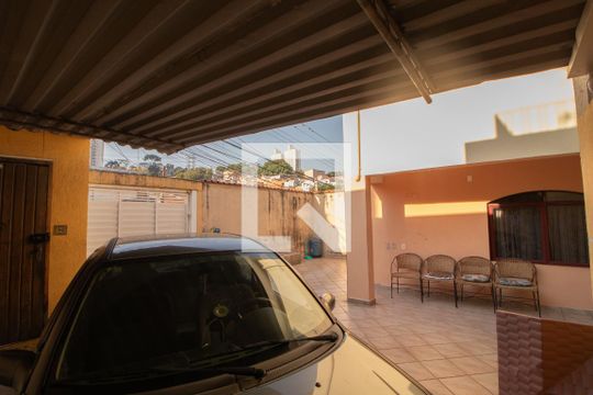 Garagem de casa à venda com 7 quartos, 300m² em Vila Leonor, São Paulo
