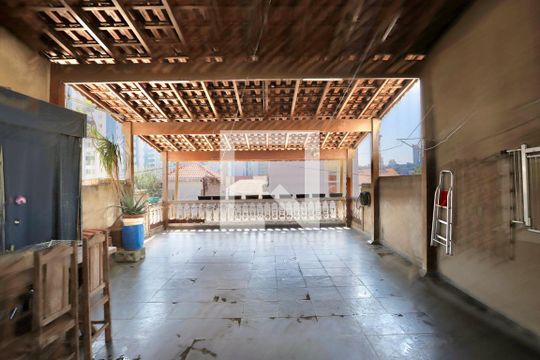 Quintal de casa à venda com 6 quartos, 176m² em Vila Invernada, São Paulo