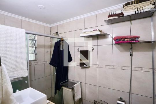 Banheiro do Quarto 1 de casa à venda com 6 quartos, 176m² em Vila Invernada, São Paulo